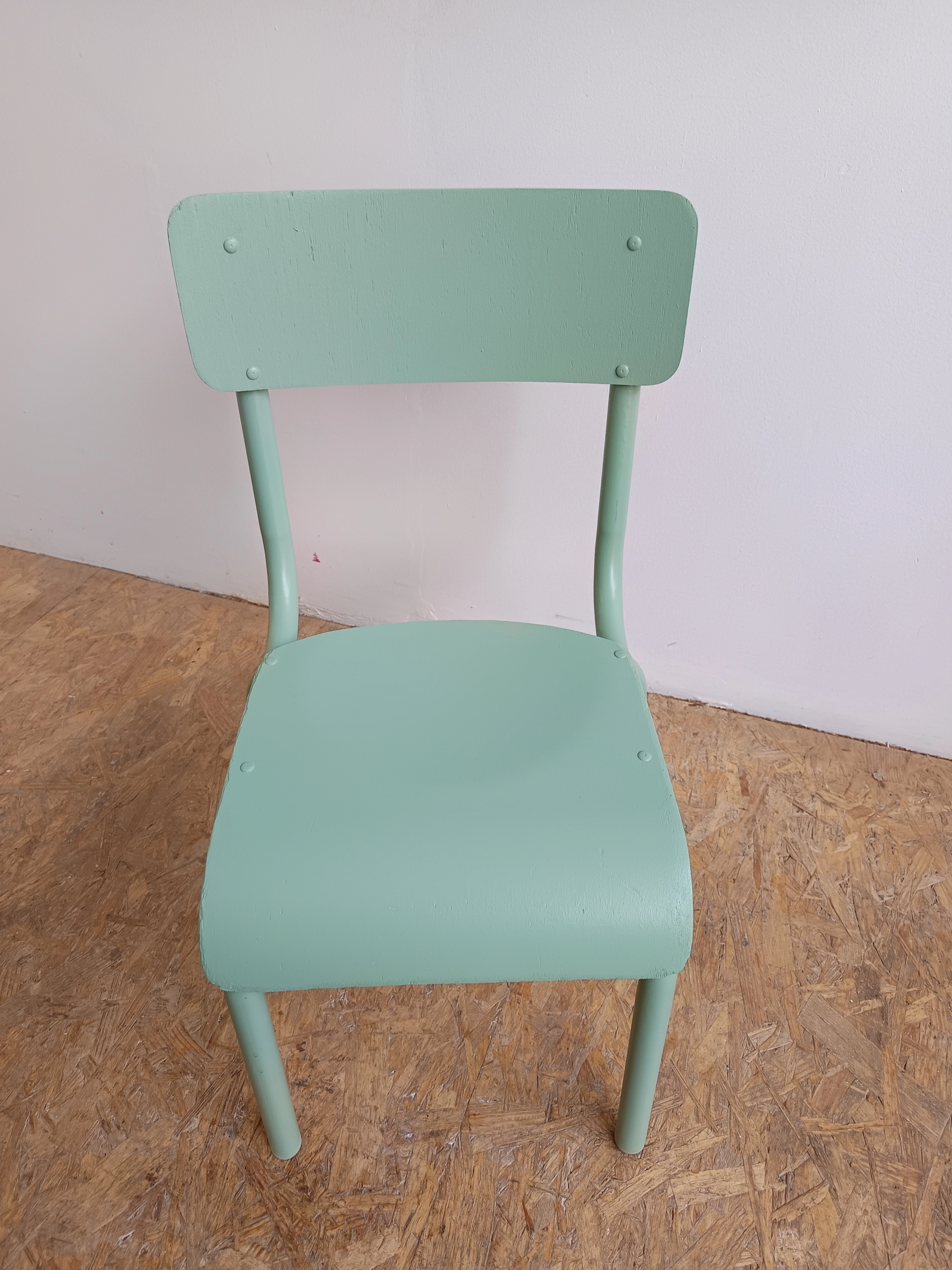 chaise d&#039;école 