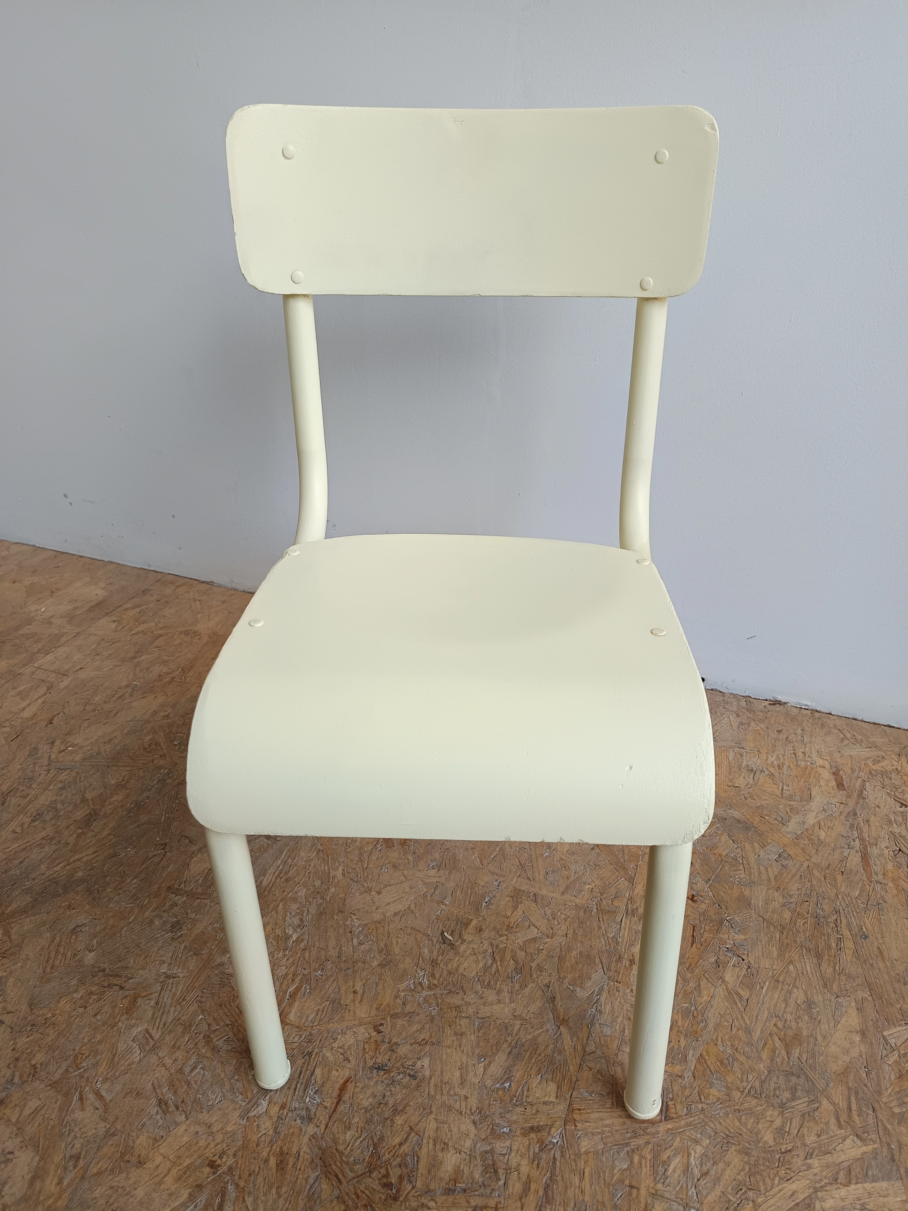 chaise d&#039;école 
