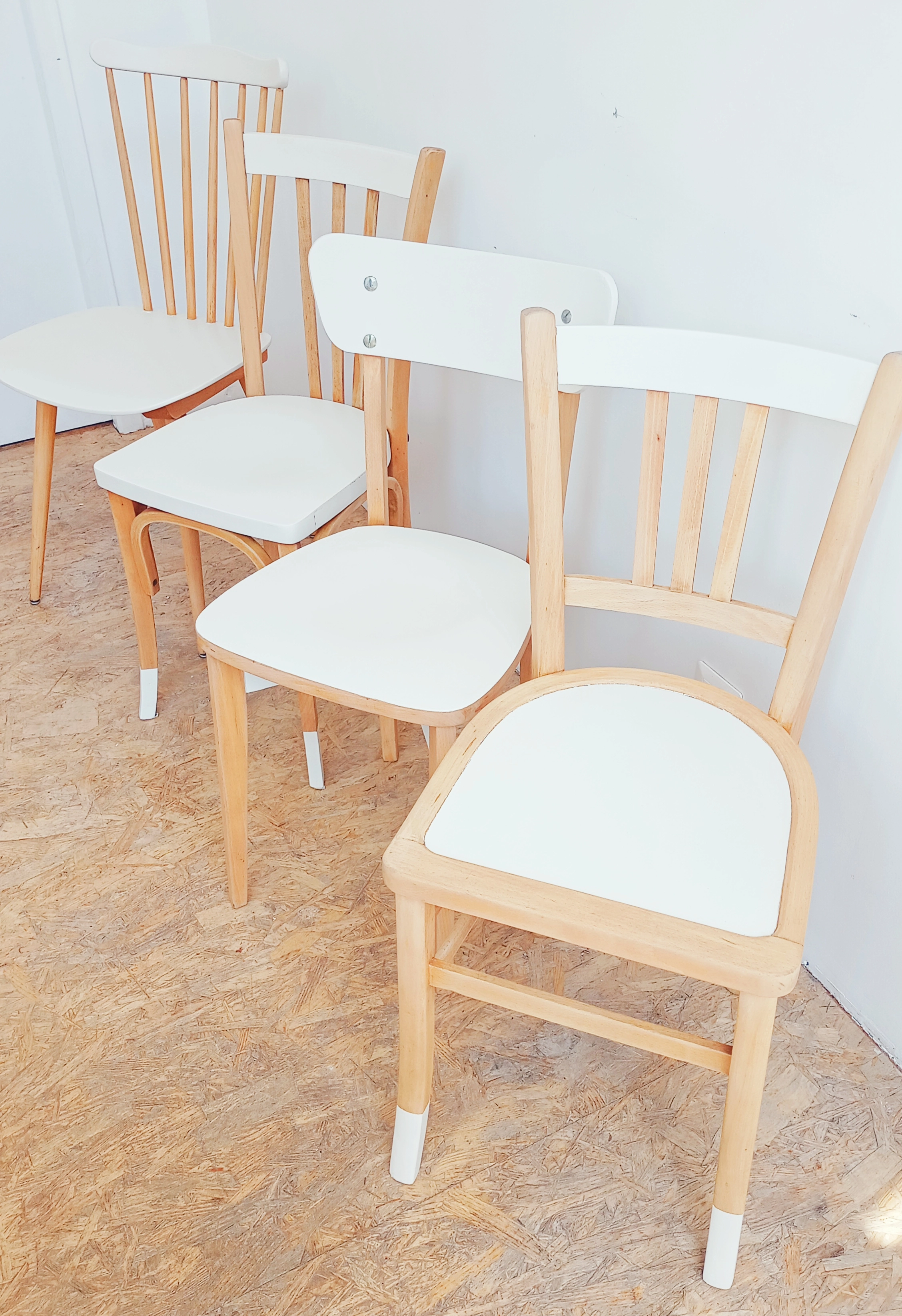 chaises peintes 