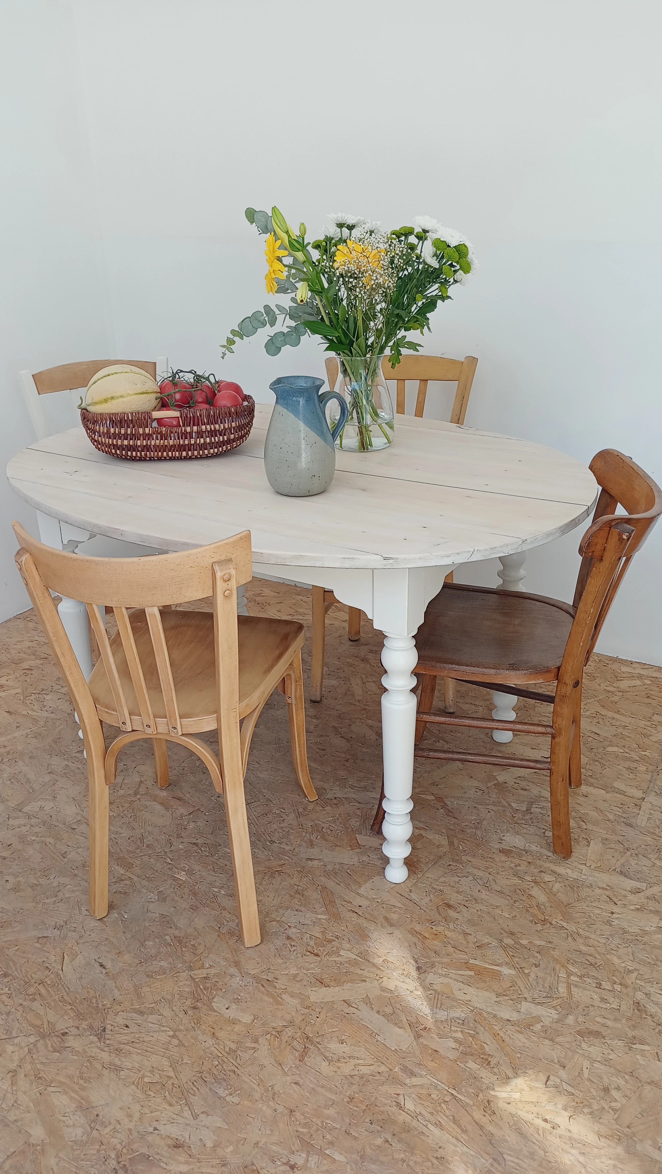 Table ovale Chambéry